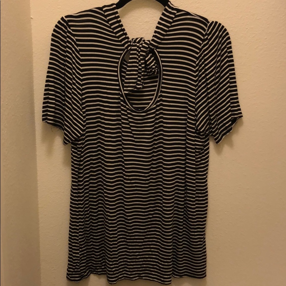 Reversible tie top